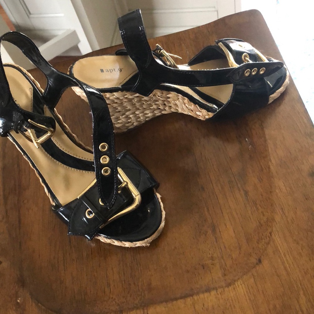 Sandals - Picture 2 of 5